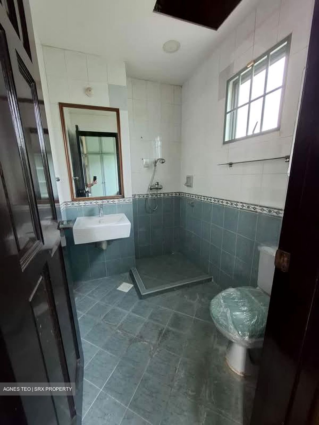 Westwood Crescent (D22), Terrace #572236191